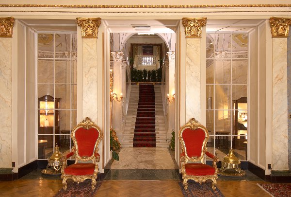 Grand-Hotel-Villa-Serbelloni-Bellagio-hall