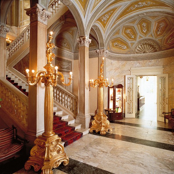 Grand-Hotel-Villa-Serbelloni-Bellagio-scalone
