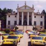 Lamborghini a Villa Sandi Stile Iconico tra calici di Prosecco